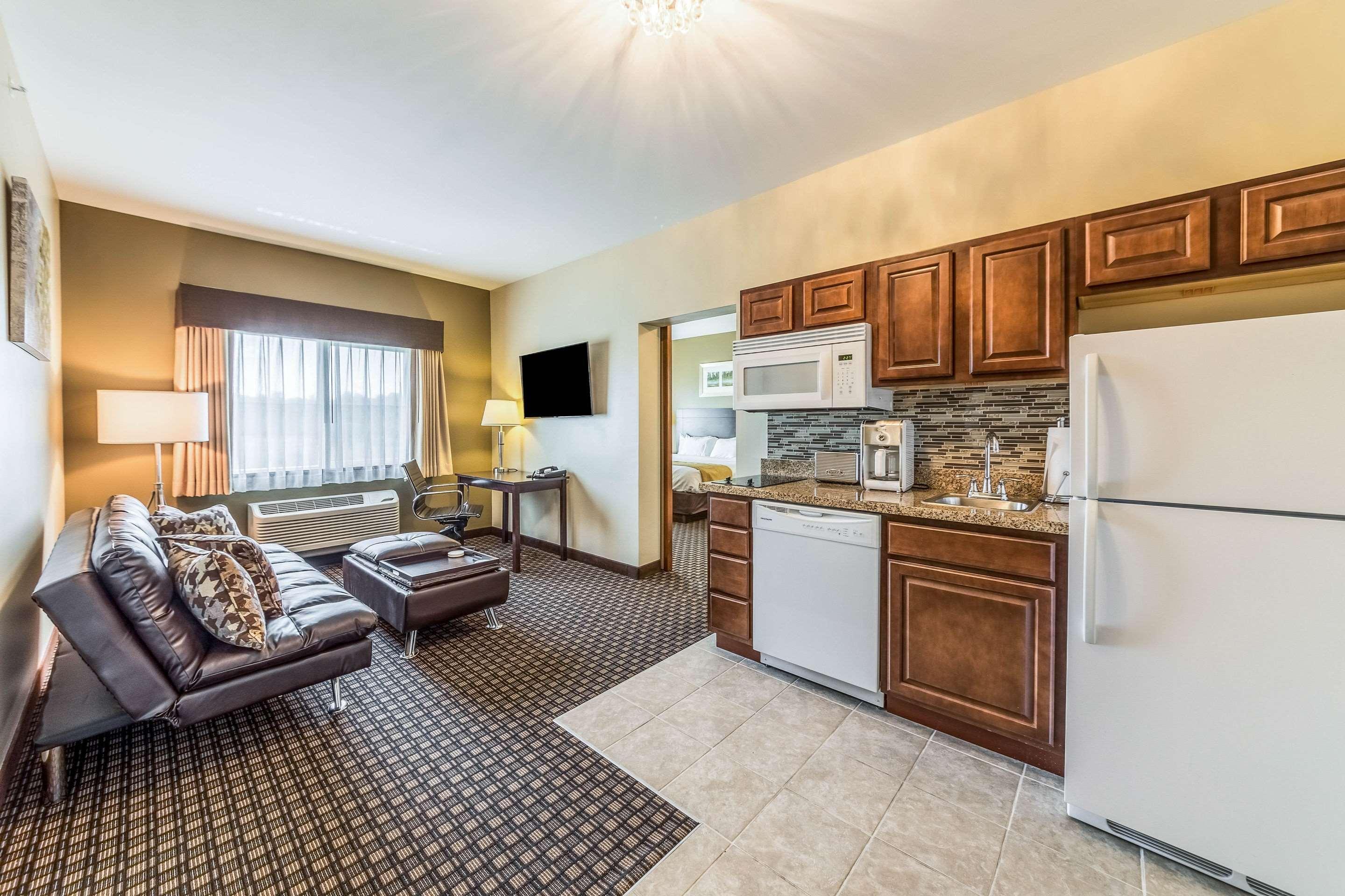 Comfort Inn & Suites Barnesville - Frackville Екстер'єр фото